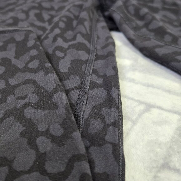 Lululemon Align Pant II 25" Camo Deep Coal Multi / Black size 4 - Picture 3 of 13